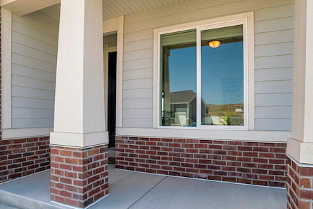 7 Signs Your Windows Need Replacement Before Summer